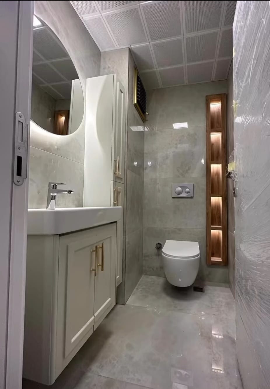 Gri Tonlu Modüler Banyo Dolabı Seti (Yüksek Depolama + LED Işıklandırılmış Ayna)